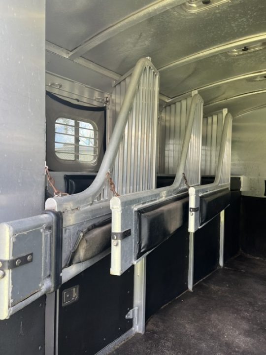 Used 2003 4-Star Trailers 8' wide 4 horse w/12' lq midtack and gen Horse Trailer