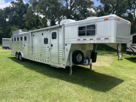 Used 2003 4-Star Trailers 8' wide 4 horse w/12' lq midtack and gen Horse Trailer