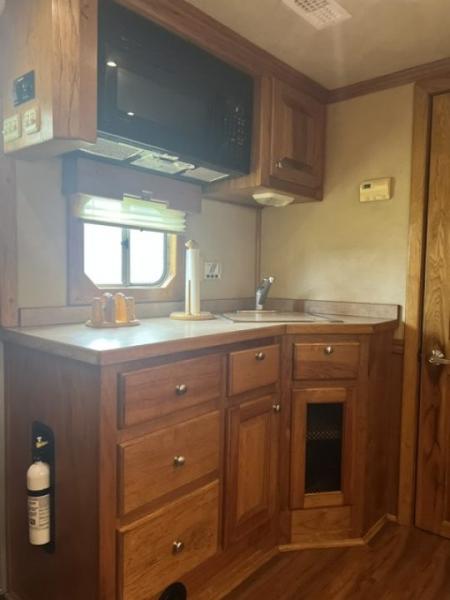 Used 2003 4-Star Trailers 8' wide 4 horse w/12' lq midtack and gen Horse Trailer
