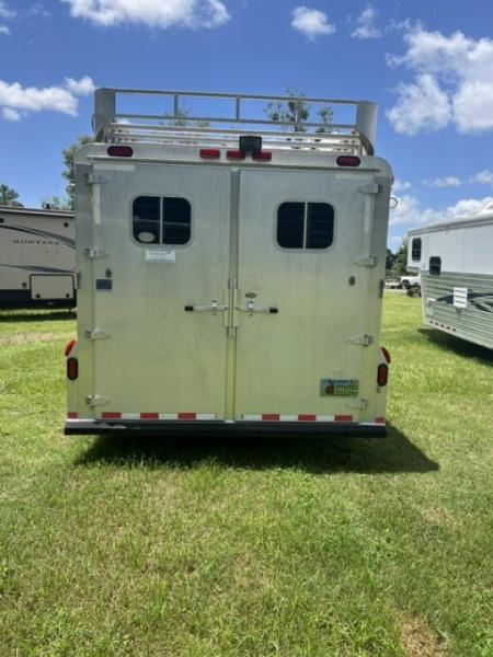 Used 2003 4-Star Trailers 8' wide 4 horse w/12' lq midtack and gen Horse Trailer