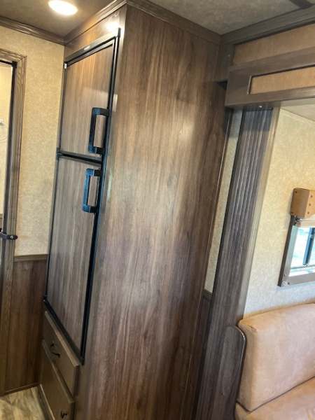 Used 2021 Lakota 8' wide 3 horse w/ 15' living quarters Horse Trailer