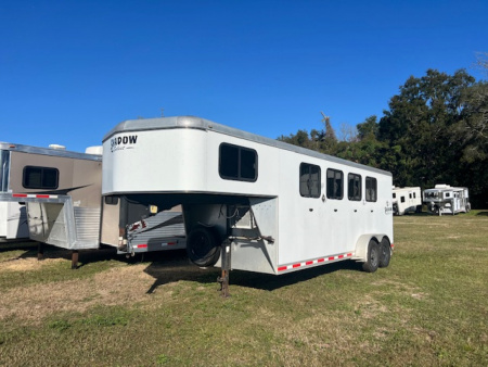 Used 2013 Shadow 4 horse w/ dressing room Horse Trailer