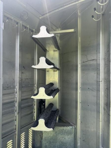 Used 2003 4-Star Trailers 8' wide 4 horse w/12' lq midtack and gen Horse Trailer