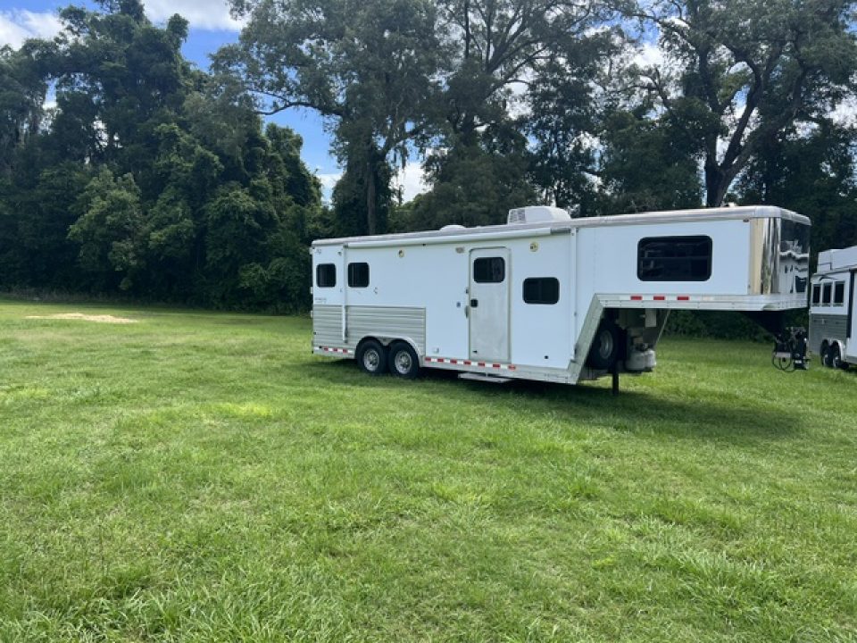 Used 2010 Kiefer Manufacturing 8' wide 2 horse w/ 12' living quarters Horse Trailer