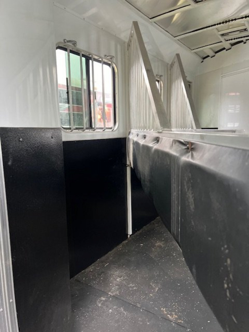 Used 2024 Bison Trailers Ranger 3 horse w/ 6' living quarters Horse Trailer