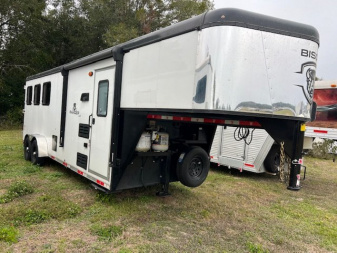 Used 2024 Bison Trailers Ranger 3 horse w/ 6' living quarters Horse Trailer