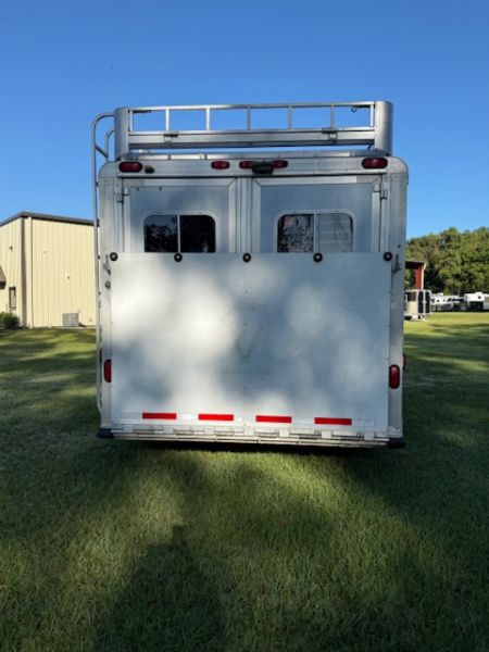 Used 2001 Elite Trailers 8' wide 3 horse w/16'lq midtack Horse Trailer