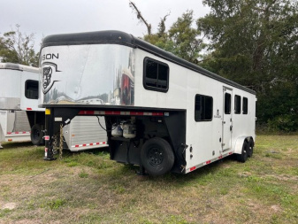 Used 2024 Bison Trailers Ranger 3 horse w/ 6' living quarters Horse Trailer