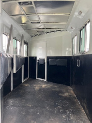Used 2024 Bison Trailers Ranger 3 horse w/ 6' living quarters Horse Trailer