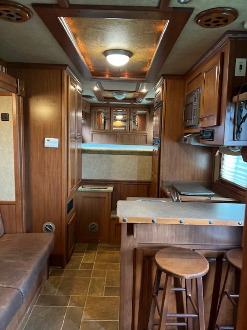 Used 2007 Sooner 8' wide 3 horse w/ 13' lq and gen Horse Trailer