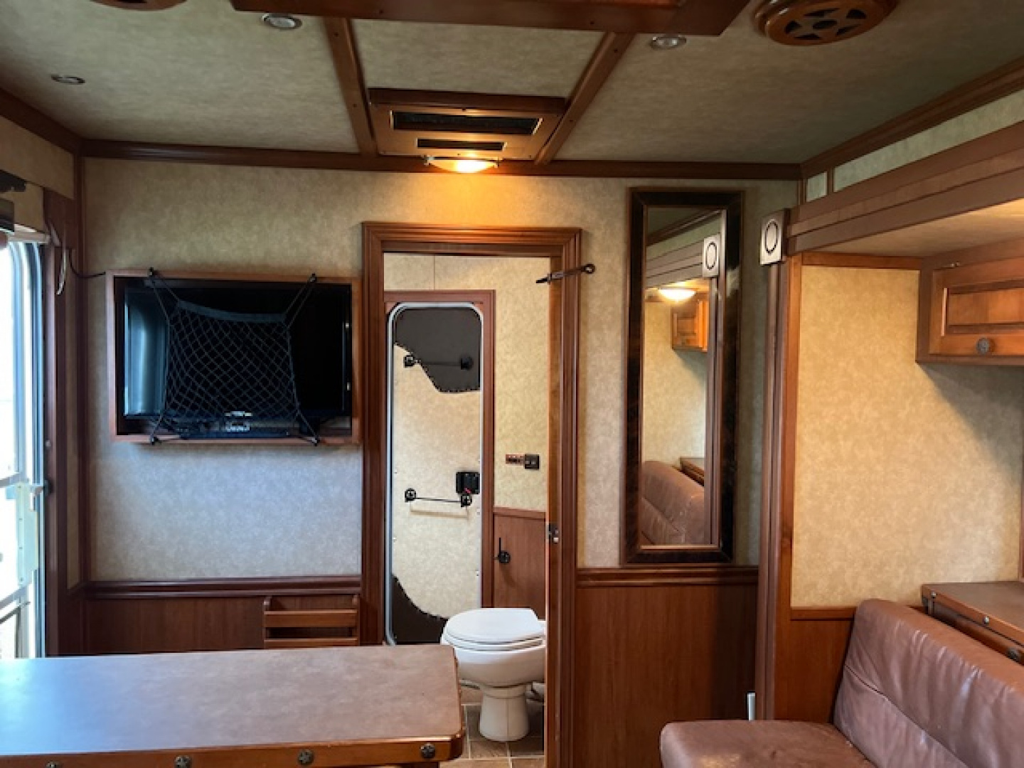 Used 2007 Sooner 8' wide 3 horse w/ 13' lq and gen Horse Trailer