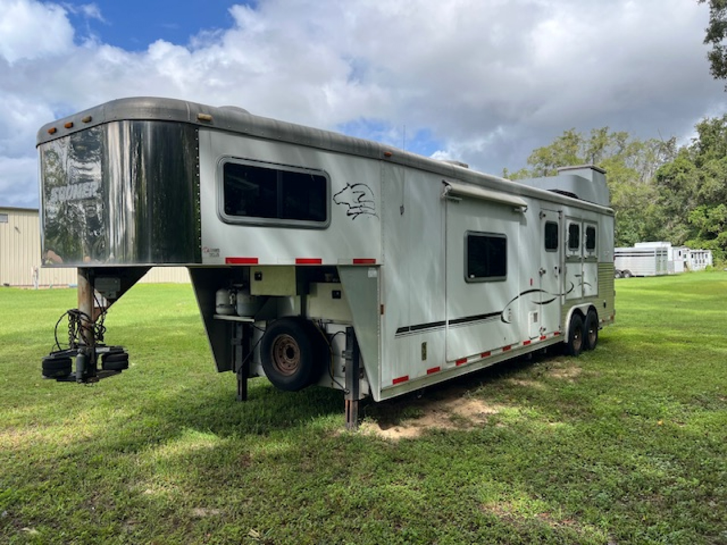 Used 2007 Sooner 8' wide 3 horse w/ 13' lq and gen Horse Trailer
