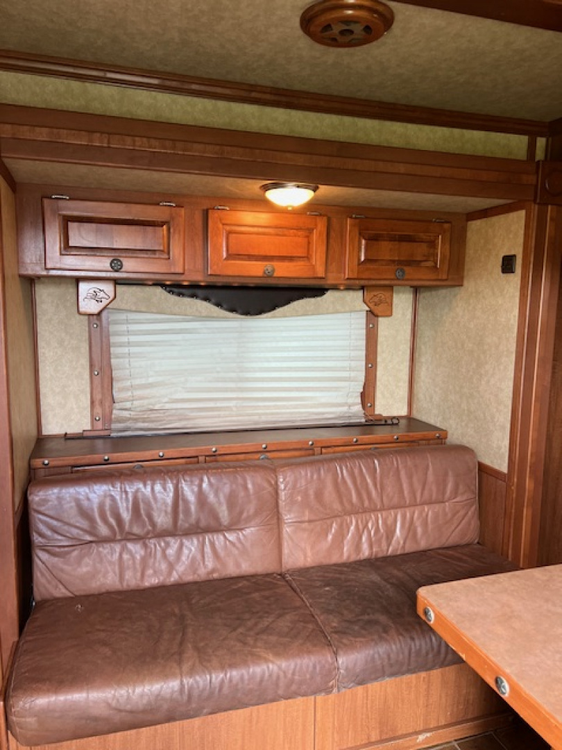 Used 2007 Sooner 8' wide 3 horse w/ 13' lq and gen Horse Trailer