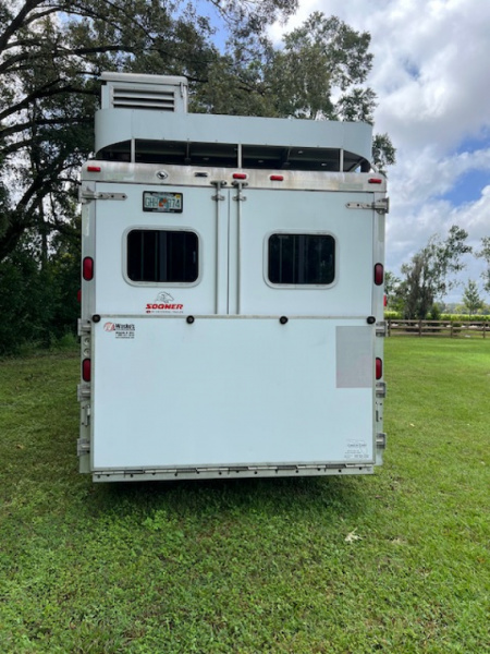 Used 2007 Sooner 8' wide 3 horse w/ 13' lq and gen Horse Trailer
