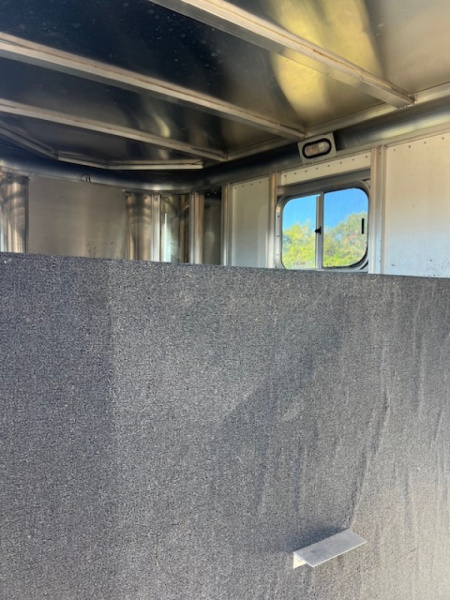 Used 2000 Sooner 4 horse gooseneck w/ dressing room Horse Trailer