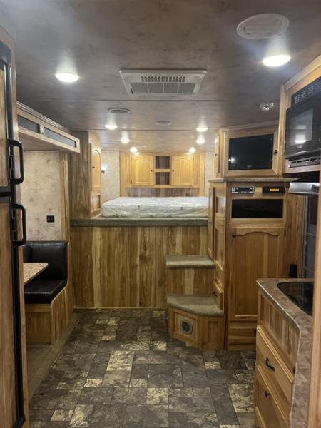 Used 2015 Lakota 8' wide 3 horse Charger w/ 13'living quarters Horse Trailer
