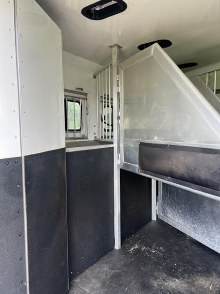 Used 2015 Lakota 8' wide 3 horse Charger w/ 13'living quarters Horse Trailer