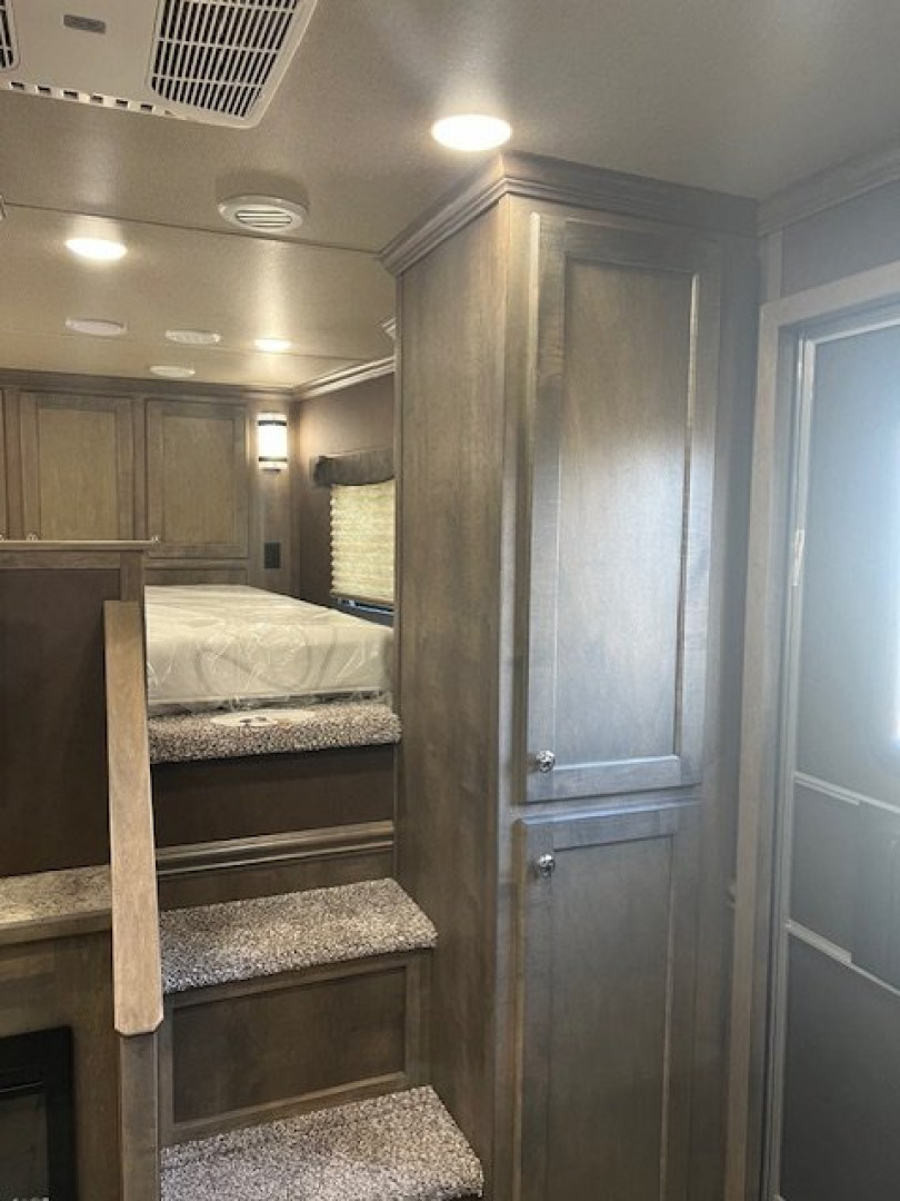 New 2025 Merhow Trailers 8' wide 3 horse w/12' living quarters Horse Trailer