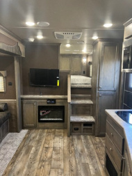 New 2025 Merhow Trailers 8' wide 3 horse w/12' living quarters Horse Trailer