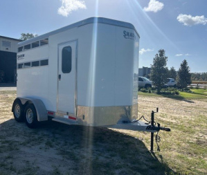 Used 2020 Shadow 2 horse slant w/ dressing room Horse Trailer