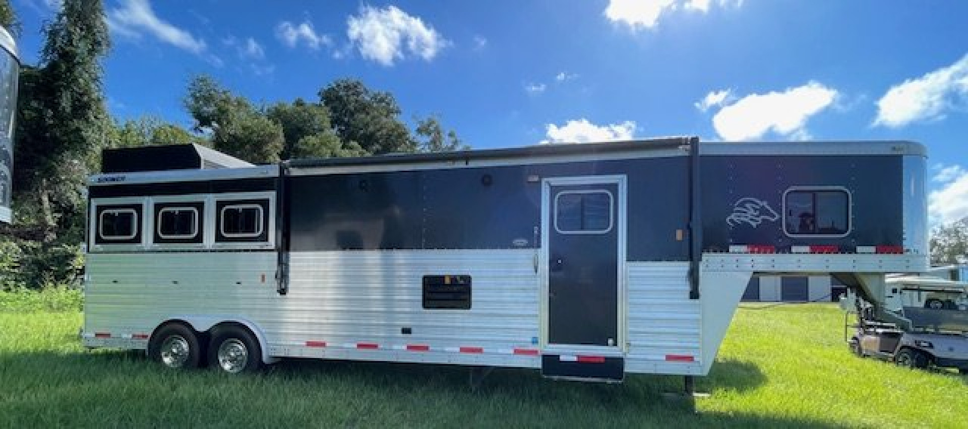 Used 2011 Sooner 8' wide 3 horse Premier 13' living quarters Horse Trailer