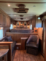 Used 2011 Sooner 8' wide 3 horse Premier 13' living quarters Horse Trailer