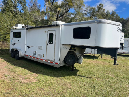 Used 2013 Shadow 3 horse w/ 8' lq and generator Horse Trailer