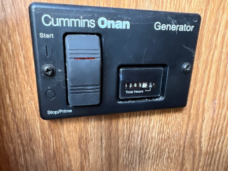 Used 2013 Shadow 3 horse w/ 8' lq and generator Horse Trailer