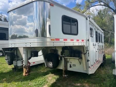 Used 2006 Kiefer Manufacturing 3 horse with 6' living quarters Horse Trailer