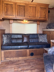Used 2011 Sooner 8' wide 3 horse Premier 13' living quarters Horse Trailer