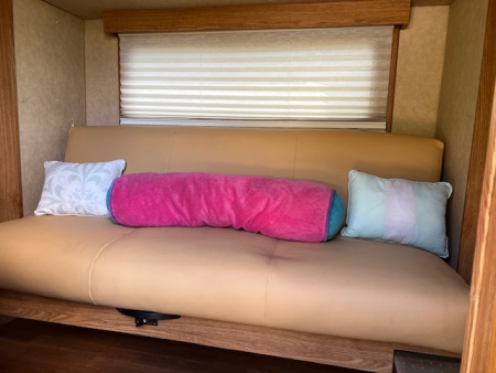 Used 2013 Shadow 3 horse w/ 8' lq and generator Horse Trailer