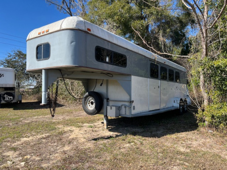 Used 1997 Other East 46 - 5 horse gooseneck Horse Trailer
