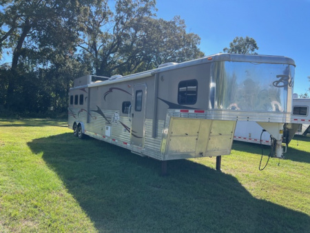 Used 2014 Bison Trailers 8' wide 3 horse Stratus w/16' lq superslide Horse Trailer