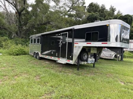 Used 2025 Merhow Trailers 8' wide 3 horse with 12' living quarters Horse Trailer
