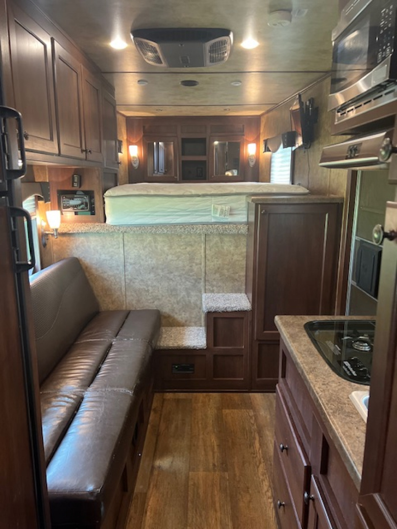 Used 2017 Exiss Trailers 3 horse w/ 10' living quarters Horse Trailer