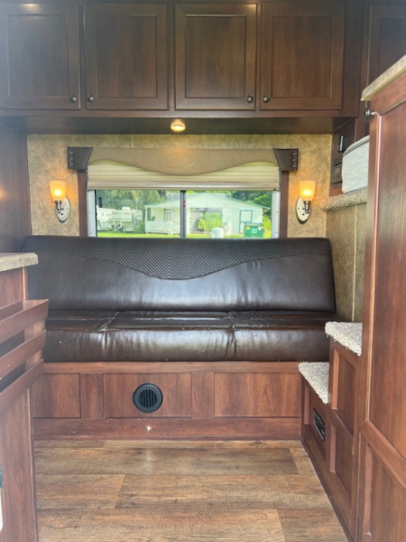 Used 2017 Exiss Trailers 3 horse w/ 10' living quarters Horse Trailer