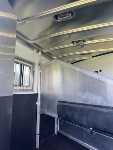 Used 2017 Exiss Trailers 3 horse w/ 10' living quarters Horse Trailer