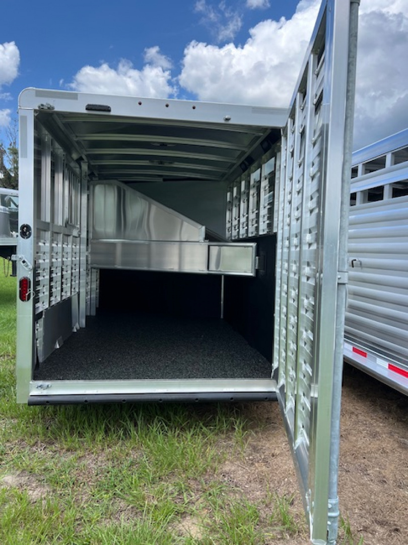 New 2025 Exiss Trailers 3 horse gooseneck with dressing room Horse Trailer