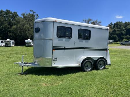 Used 2025 Bee 2 horse slant with dressing room Horse Trailer