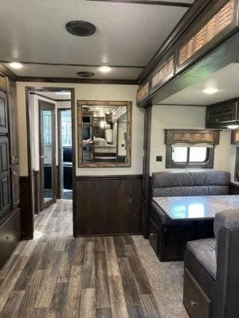 New 2024 Merhow Trailers 8' wide 3 horse w/ 18' living quarters superslide dual aisle Horse Trailer