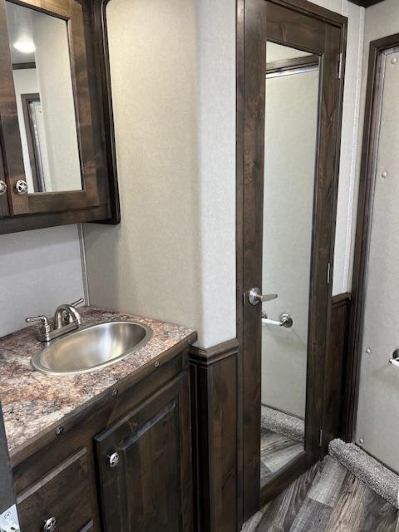New 2024 Merhow Trailers 8' wide 3 horse w/ 18' living quarters superslide dual aisle Horse Trailer