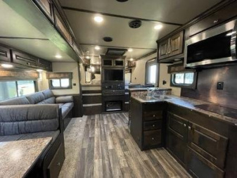 New 2024 Merhow Trailers 8' wide 3 horse w/ 18' living quarters superslide dual aisle Horse Trailer