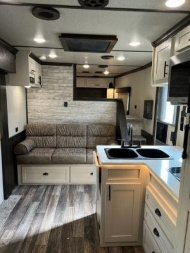 New 2025 MERHOW TRAILERS 8' wide 3 horse w/13.6 Farmhouse living quarters Horse Trailer