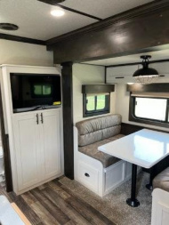 New 2025 MERHOW TRAILERS 8' wide 3 horse w/13.6 Farmhouse living quarters Horse Trailer