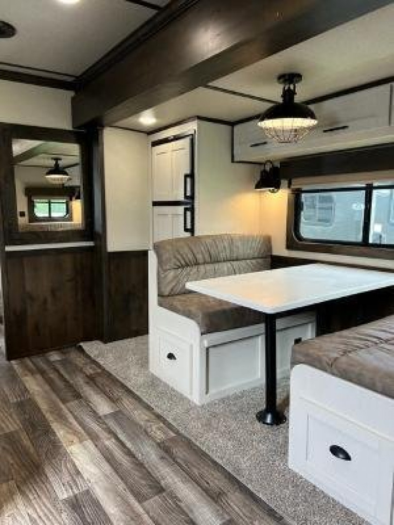 New 2025 Merhow Trailers 8' wide 4 horse w/16' Farmhouse living quarters Horse Trailer5
