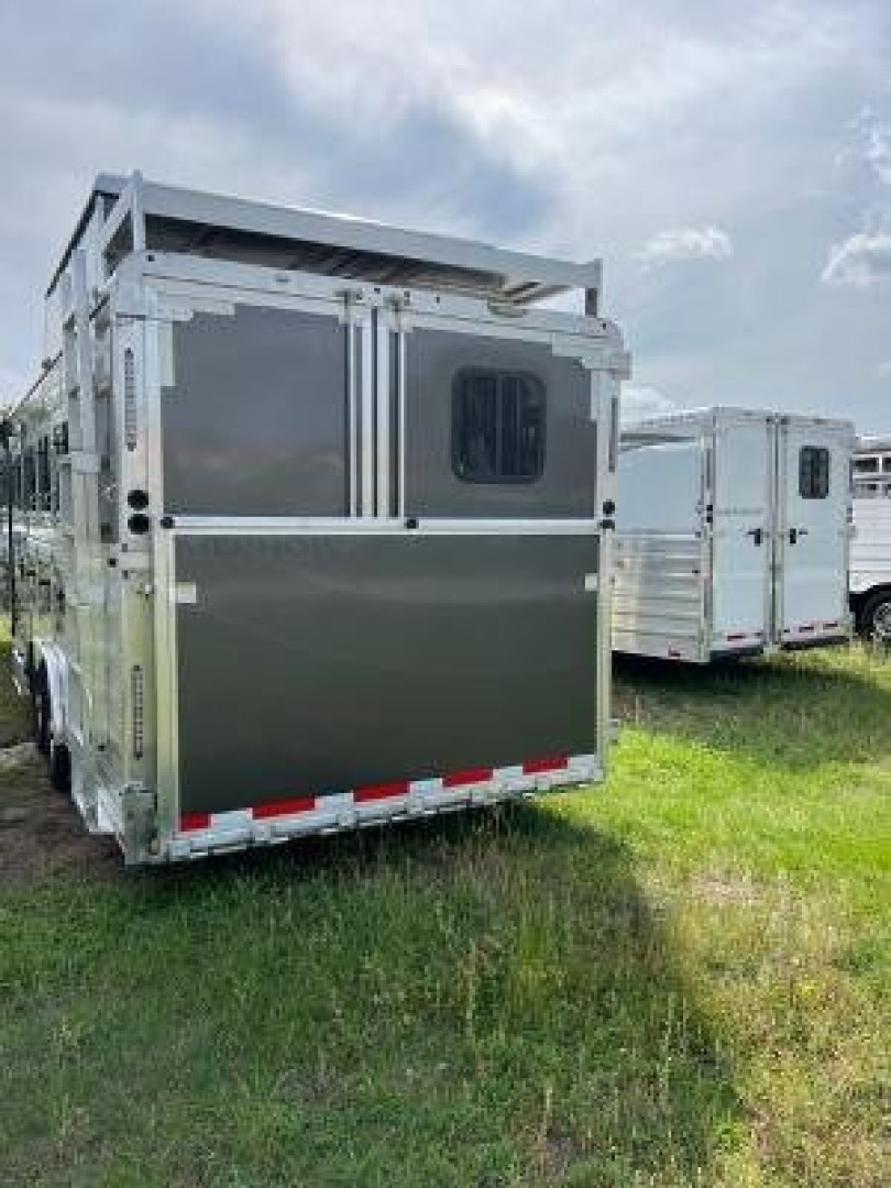 New 2025 Merhow Trailers 8' wide 4 horse w/16' Farmhouse living quarters Horse Trailer5