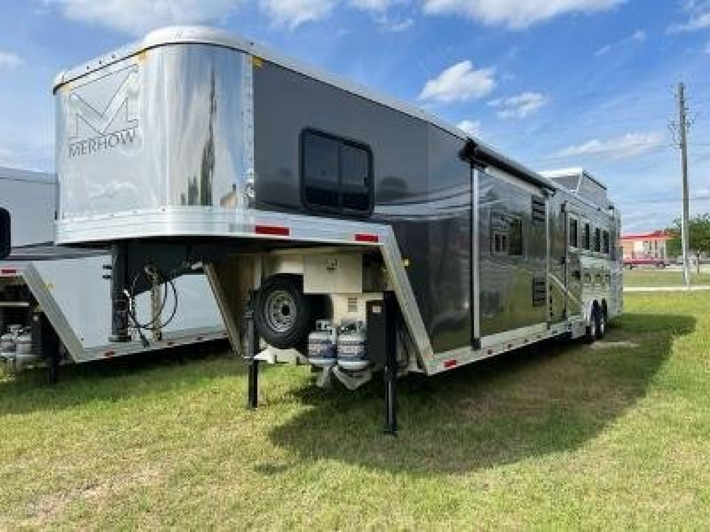 New 2025 Merhow Trailers 8' wide 4 horse w/16' Farmhouse living quarters Horse Trailer5
