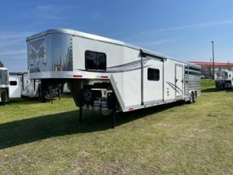 New 2025 MERHOW TRAILERS 8' wide 13.6' lq w/midtack w/bunks and stock Stock / Stock Combo Trailer