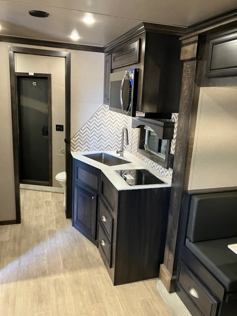 New 2025 Exiss Trailers 8' wide 3 horse w/ 14' living quarters Horse Trailer