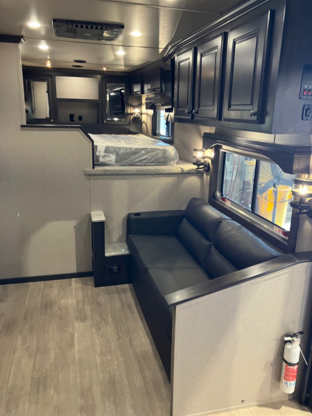 New 2025 Exiss Trailers 8' wide 3 horse w/ 14' living quarters Horse Trailer